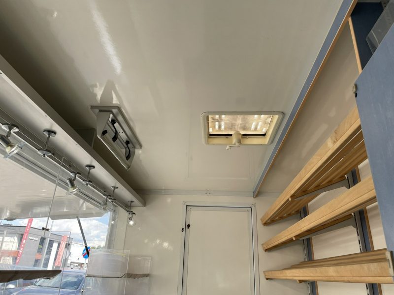 Opel Vivaro Autosklep pieczywa Sklep bar Gastronomiczny Food Truck Foodtruck 2009