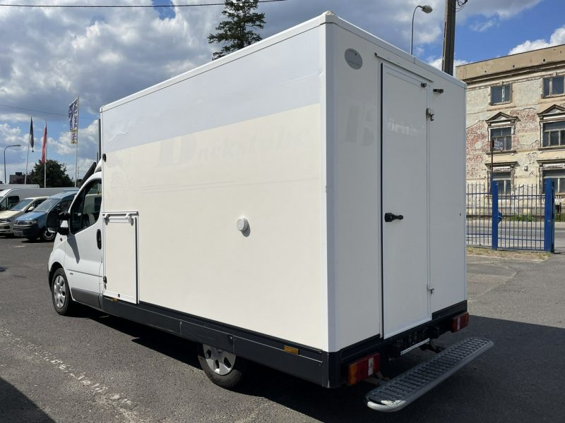 Opel Vivaro Autosklep pieczywa Sklep bar Gastronomiczny Food Truck Foodtruck 2009