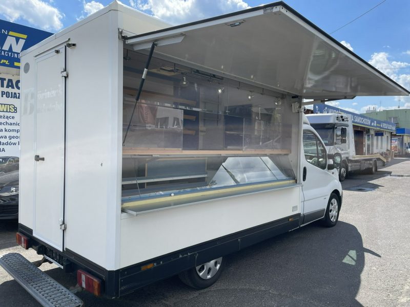 Opel Vivaro Autosklep pieczywa Sklep bar Gastronomiczny Food Truck Foodtruck 2009