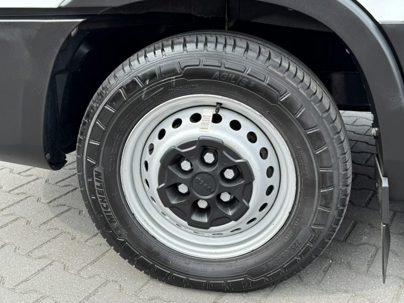 Iveco Daily 35S18 H Hi-Matic Salon PL 10-palet drzwi boczne Lampy Led Dostępny od Ręki