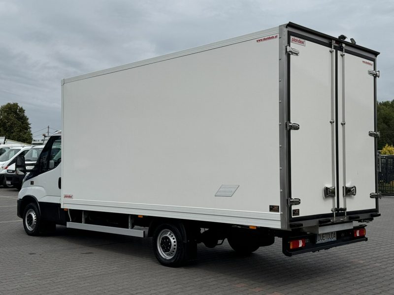 Iveco Daily 35S18 H Hi-Matic Salon PL 10-palet drzwi boczne Lampy Led Dostępny od Ręki