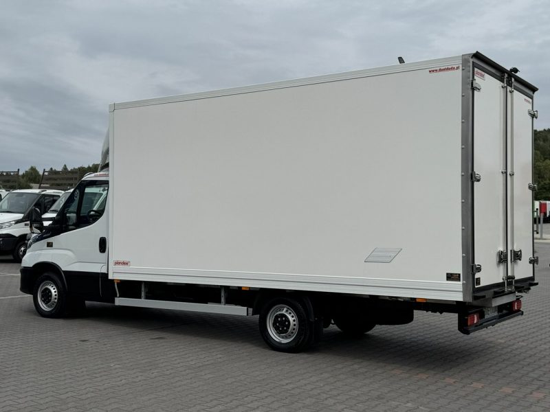 Iveco Daily 35S18 H Hi-Matic Salon PL 10-palet drzwi boczne Lampy Led Dostępny od Ręki