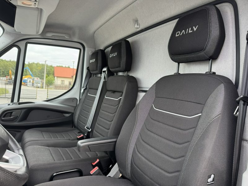 Iveco Daily 35S18 H Hi-Matic Salon PL 10-palet drzwi boczne Lampy Led Dostępny od Ręki