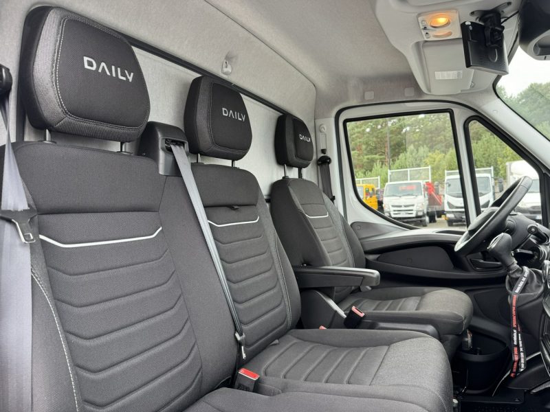 Iveco Daily 35S18 H Hi-Matic Salon PL 10-palet drzwi boczne Lampy Led Dostępny od Ręki