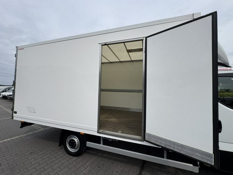 Iveco Daily 35S18 H Hi-Matic Salon PL 10-palet drzwi boczne Lampy Led Dostępny od Ręki