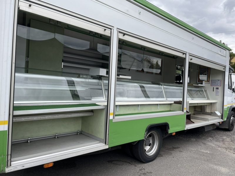 Mercedes inny Autosklep Gastronomiczny Warzywniak food truck foodtruck sklep W-zasi