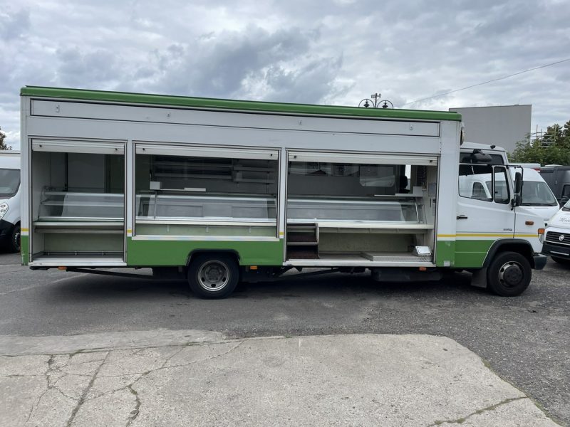 Mercedes inny Autosklep Gastronomiczny Warzywniak food truck foodtruck sklep W-zasi