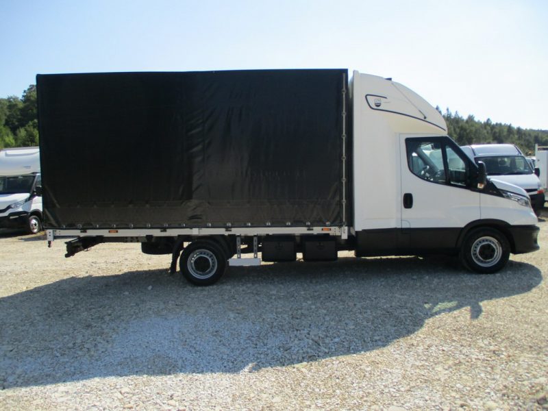 Iveco Daily 35S18 Daily 3.0 - 180KM wejkaka Spojtrak 35-180 podnoszony Duży zbiornik pa