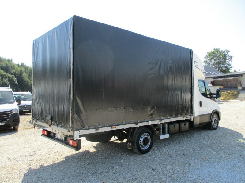 Iveco Daily 35S18 Daily 3.0 - 180KM wejkaka Spojtrak 35-180 podnoszony Duży zbiornik pa
