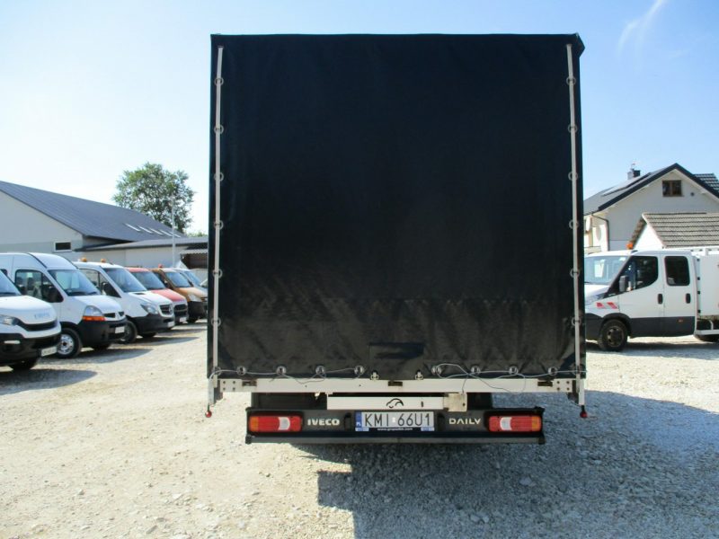 Iveco Daily 35S18 Daily 3.0 - 180KM wejkaka Spojtrak 35-180 podnoszony Duży zbiornik pa