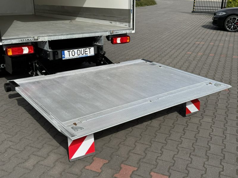 Iveco Daily 35C16 V Kontener + Winda 750kg Na Bliźniaku Koła Bliźniacze (Master, Sprinter)