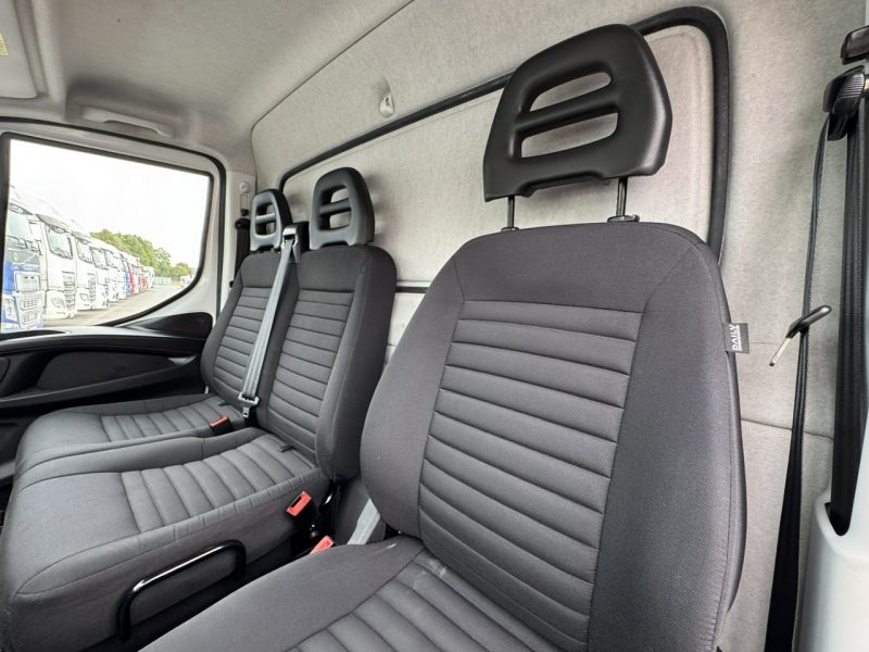 Iveco Daily 35C16 V Kontener + Winda 750kg Na Bliźniaku Koła Bliźniacze (Master, Sprinter)