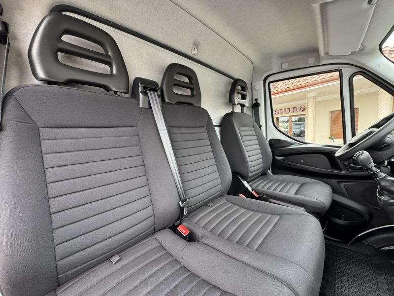 Iveco Daily 35C16 V Kontener + Winda 750kg Na Bliźniaku Koła Bliźniacze (Master, Sprinter)