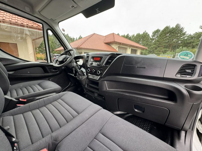 Iveco Daily 35C16 V Kontener + Winda 750kg Na Bliźniaku Koła Bliźniacze (Master, Sprinter)
