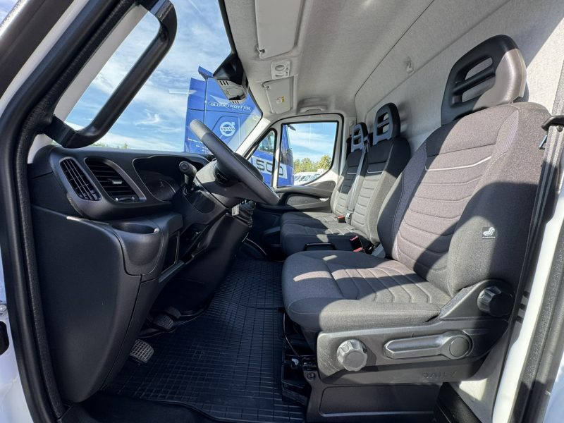 Iveco Daily 35C14 Kontener + Winda 750kg Na Bliźniaku Koła Bliźniacze (Master, Sprinter)