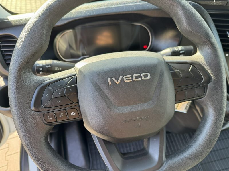 Iveco Daily 35C14 Kontener + Winda 750kg Na Bliźniaku Koła Bliźniacze (Master, Sprinter)