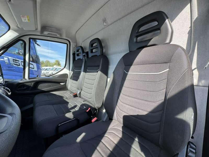 Iveco Daily 35C14 Kontener + Winda 750kg Na Bliźniaku Koła Bliźniacze (Master, Sprinter)