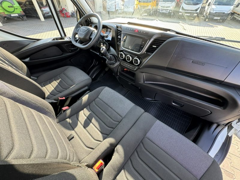 Iveco Daily 35C14 Kontener + Winda 750kg Na Bliźniaku Koła Bliźniacze (Master, Sprinter)