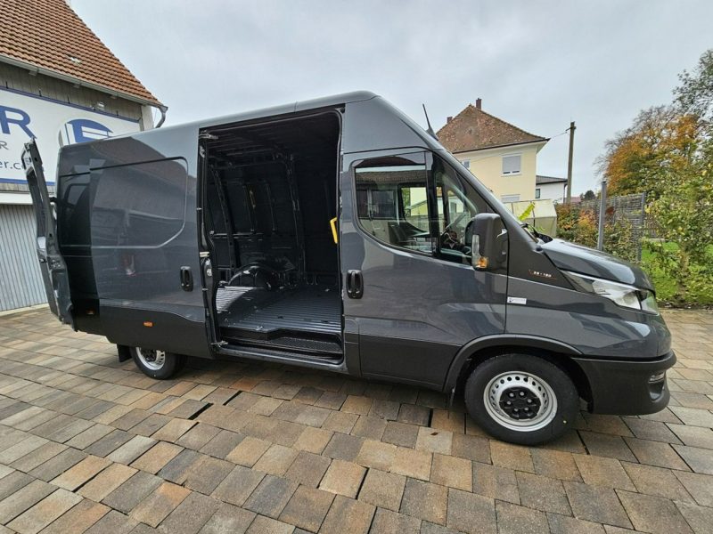 Iveco Daily 35S18A8H V 12m3 L3H2 176KM Kamera Akt.Tempo. Od ręki 2113 zł Niska Cena !!