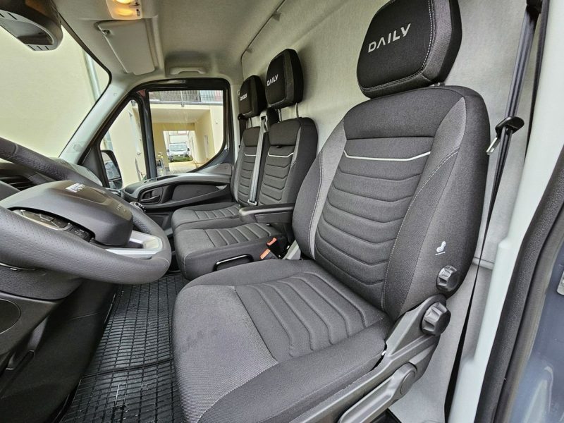 Iveco Daily 35S18A8H V 12m3 L3H2 176KM Kamera Akt.Tempo. Od ręki 2113 zł Niska Cena !!