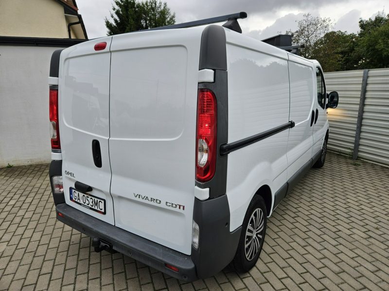 Opel Vivaro Transit Custom 2.0 TDCi 130KM FV23% bezwypadek BDB WYPOSAŻENIE 3 osob