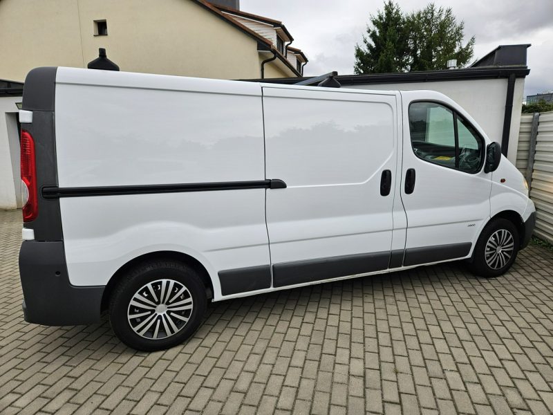 Opel Vivaro Transit Custom 2.0 TDCi 130KM FV23% bezwypadek BDB WYPOSAŻENIE 3 osob