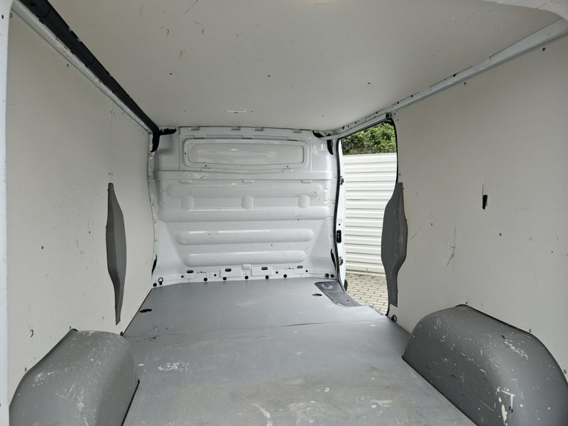 Opel Vivaro Transit Custom 2.0 TDCi 130KM FV23% bezwypadek BDB WYPOSAŻENIE 3 osob