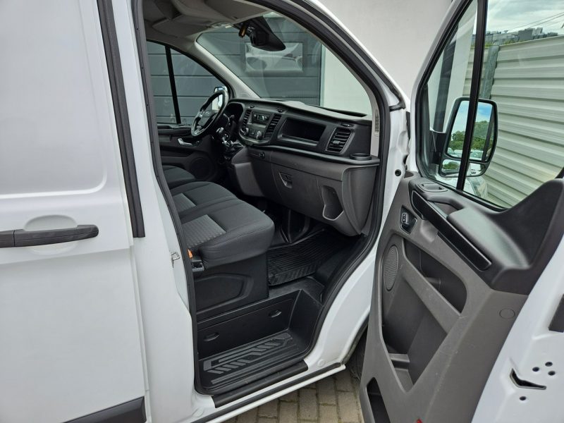 Opel Vivaro Transit Custom 2.0 TDCi 130KM FV23% bezwypadek BDB WYPOSAŻENIE 3 osob