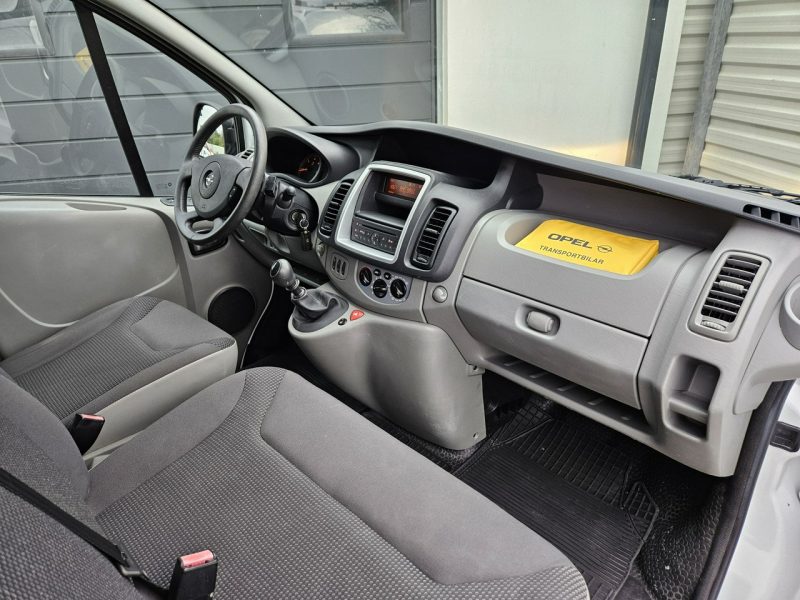 Opel Vivaro Transit Custom 2.0 TDCi 130KM FV23% bezwypadek BDB WYPOSAŻENIE 3 osob