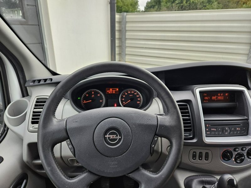 Opel Vivaro Transit Custom 2.0 TDCi 130KM FV23% bezwypadek BDB WYPOSAŻENIE 3 osob