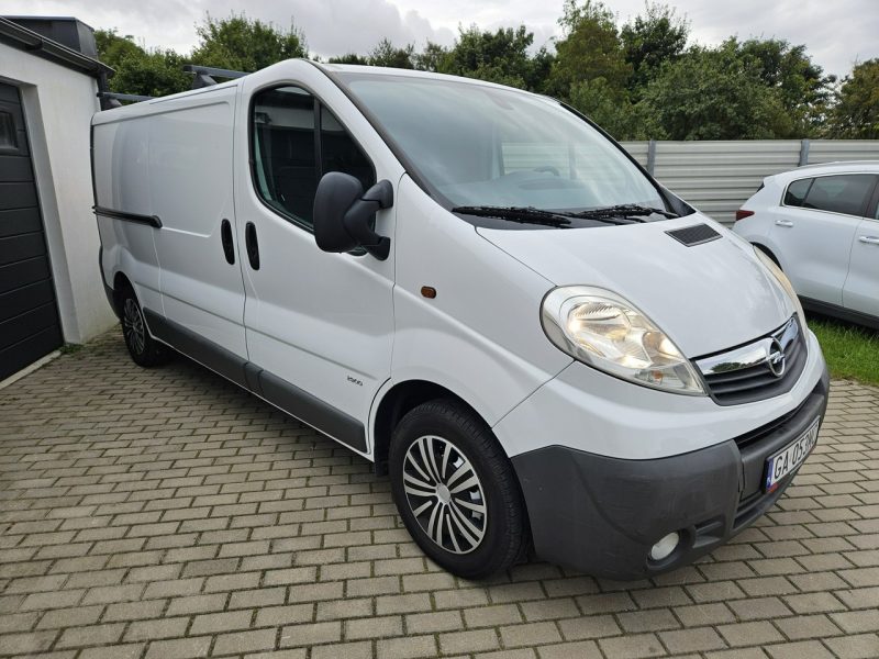 Opel Vivaro Transit Custom 2.0 TDCi 130KM FV23% bezwypadek BDB WYPOSAŻENIE 3 osob