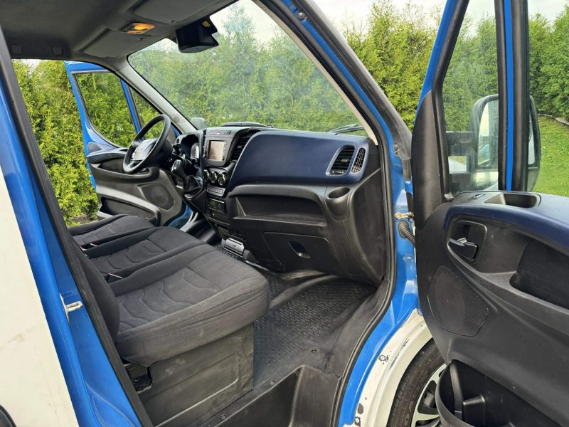 Iveco Daily 35S21 HiMatic 210KM MAX Pneumat Kamera Nawigacja Tachograf Hak 3500