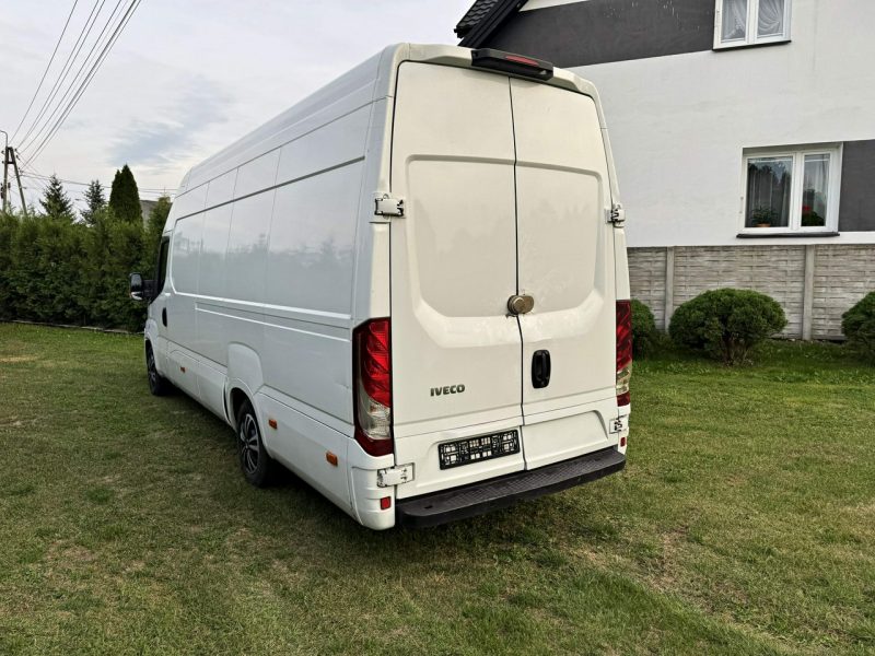 Iveco Daily 35S21 HiMatic 210KM MAX Pneumat Kamera Nawigacja Tachograf Hak 3500