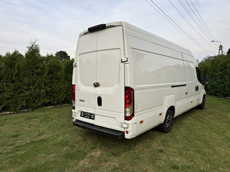Iveco Daily 35S21 HiMatic 210KM MAX Pneumat Kamera Nawigacja Tachograf Hak 3500