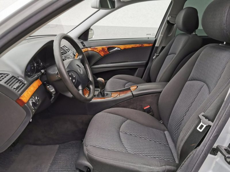 Mercedes E 280 3.0 V6 CDI 190KM Klimatronik Navigacja Szyberdach wer Elegance Manual W211 (2002-2009)