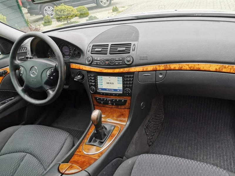 Mercedes E 280 3.0 V6 CDI 190KM Klimatronik Navigacja Szyberdach wer Elegance Manual W211 (2002-2009)