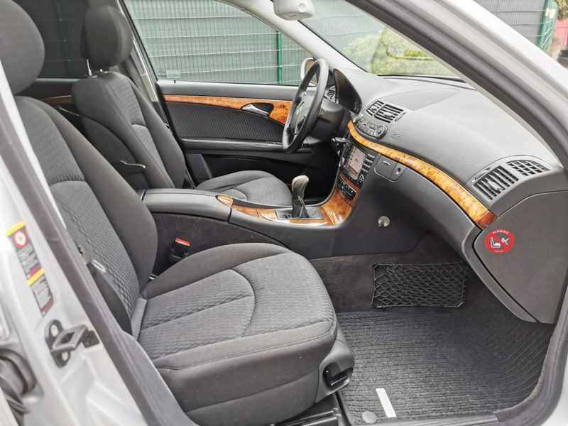 Mercedes E 280 3.0 V6 CDI 190KM Klimatronik Navigacja Szyberdach wer Elegance Manual W211 (2002-2009)
