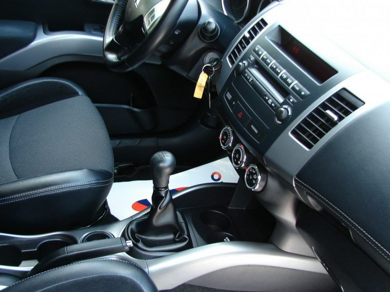 Mitsubishi Outlander 2.0 E 150 KM Bogata Wersja II (2006-2013)