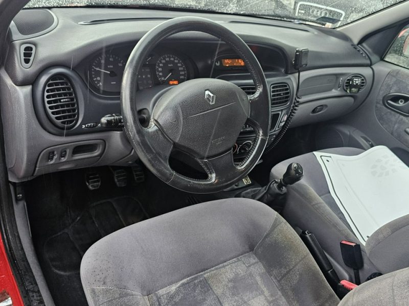 Renault Megane -SPRZEDANY- 1,6 benz *kamerka,cb radio,alu,możliwa zamina I (1996-2002)