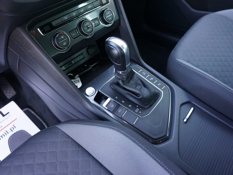 Volkswagen Tiguan 2.0 TDI 150KM, R-Line Automat DSG, Auto Z Gwarancją, Świetny Stan, II (2016-2024)