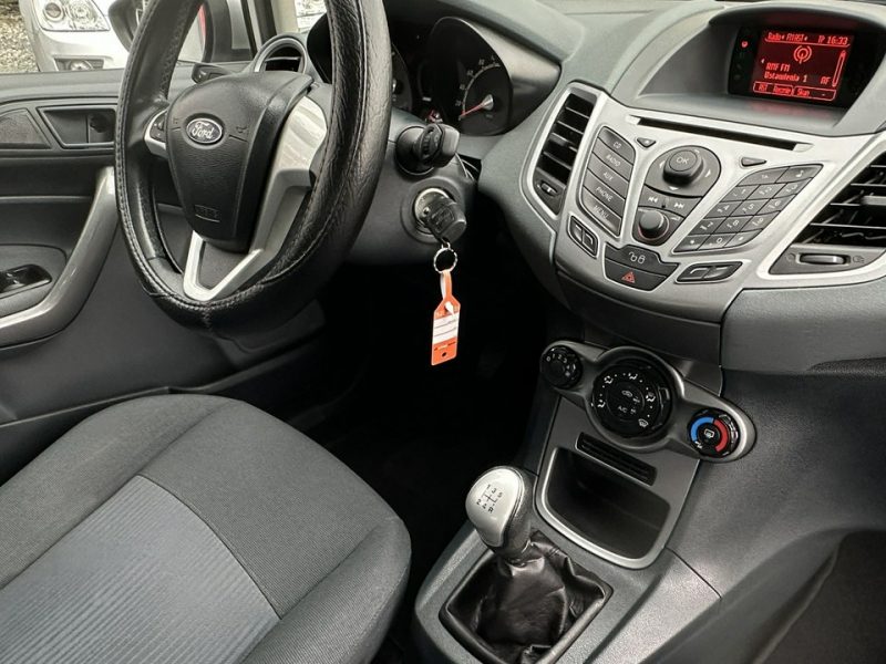 Ford Fiesta Benzyna Zarejestrowany Ubezpieczony Mk7 (2008-)