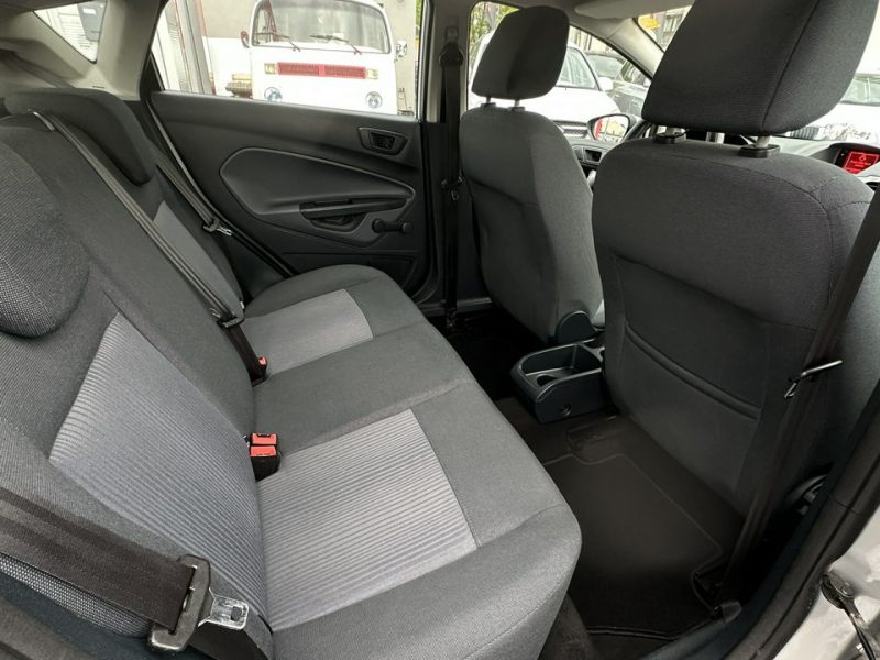 Ford Fiesta Benzyna Zarejestrowany Ubezpieczony Mk7 (2008-)