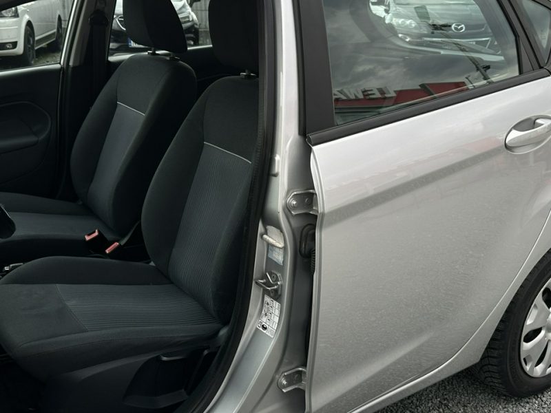 Ford Fiesta Benzyna Zarejestrowany Ubezpieczony Mk7 (2008-)