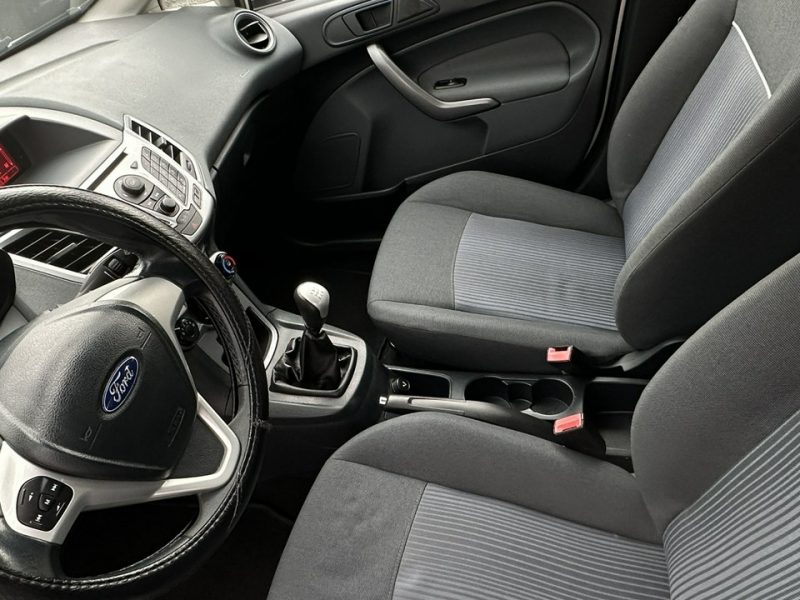 Ford Fiesta Benzyna Zarejestrowany Ubezpieczony Mk7 (2008-)