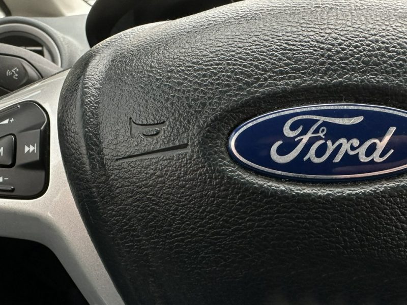 Ford Fiesta Benzyna Zarejestrowany Ubezpieczony Mk7 (2008-)