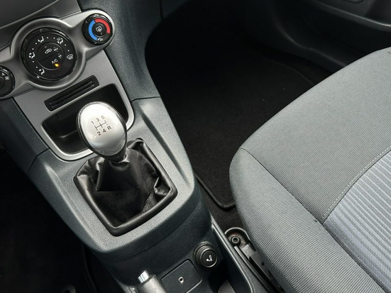 Ford Fiesta Benzyna Zarejestrowany Ubezpieczony Mk7 (2008-)