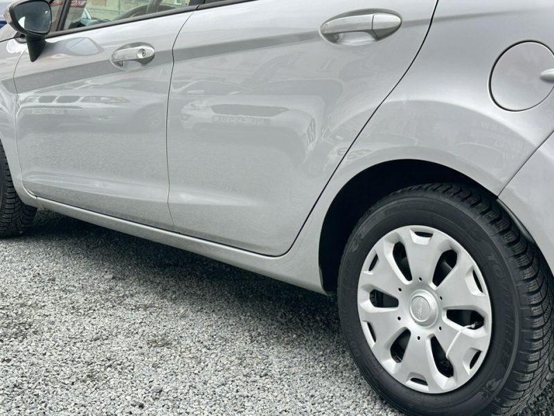 Ford Fiesta Benzyna Zarejestrowany Ubezpieczony Mk7 (2008-)