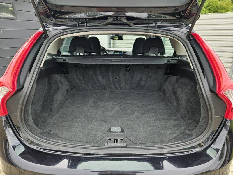Volvo V60 D2 1.6 115KM manual BEZWYPADEK bardzo zadbany NAVI BDB stan I (2010-2018)