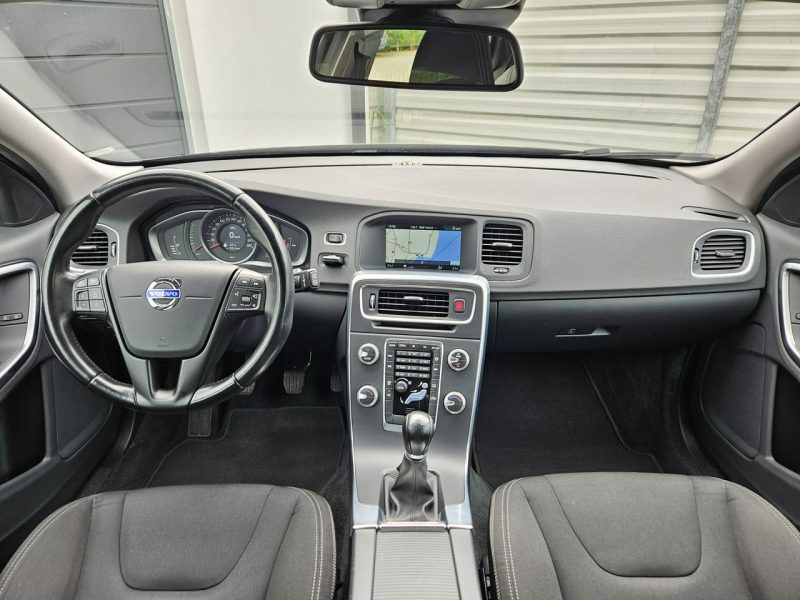 Volvo V60 D2 1.6 115KM manual BEZWYPADEK bardzo zadbany NAVI BDB stan I (2010-2018)