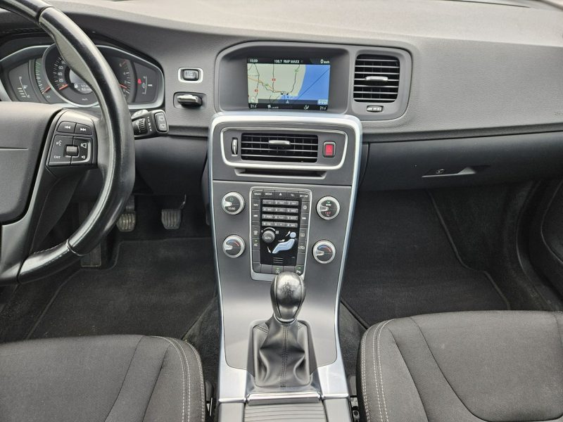 Volvo V60 D2 1.6 115KM manual BEZWYPADEK bardzo zadbany NAVI BDB stan I (2010-2018)